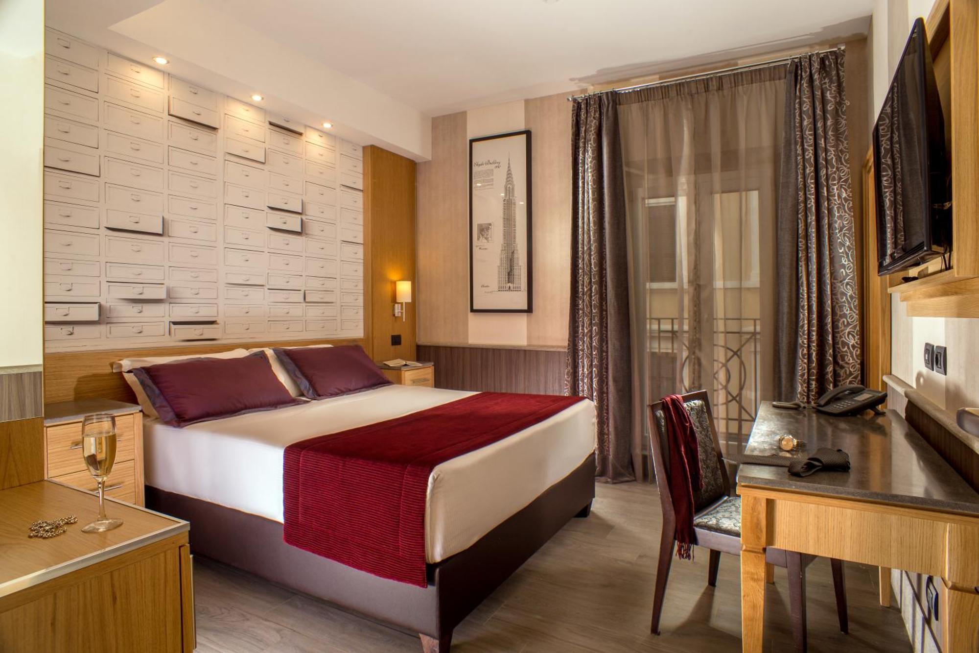 Royal Court Hotel 4*